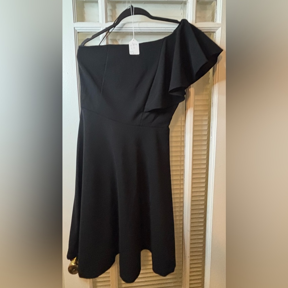 Elegant Black One-Shoulder Dress-size Medium